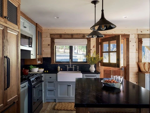 Lakeside Cozy Cabin — photo 1