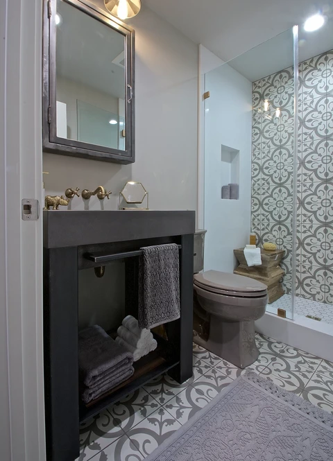 San Ramon Eclectic Bath — photo 1